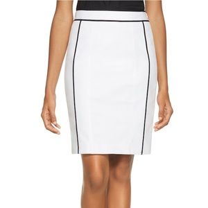 WHBM NWOT!! BLACK AND WHITE PIPED PENCIL SKIRT